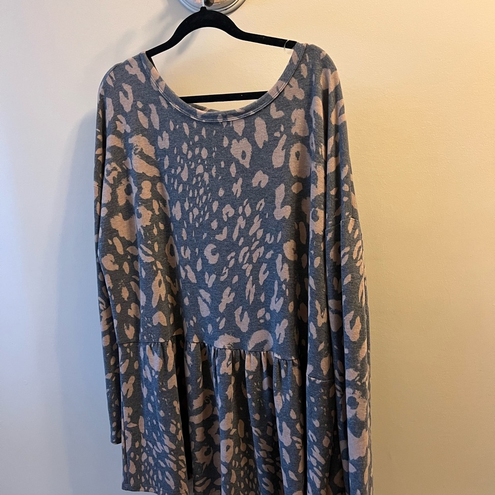 NWT French Terry Peplum Crew (Plus Exclusive Blk/Mocha 3X